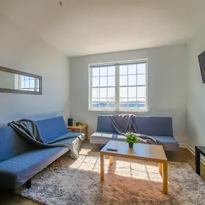 apt-modern-2-bed-gem-mins-to-nyc.us-newyorkcity.com/